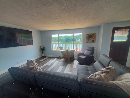 barefoot living room